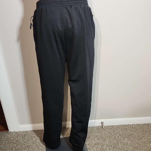 Black Heated Sweatpants for Men - Picture 7 of 12